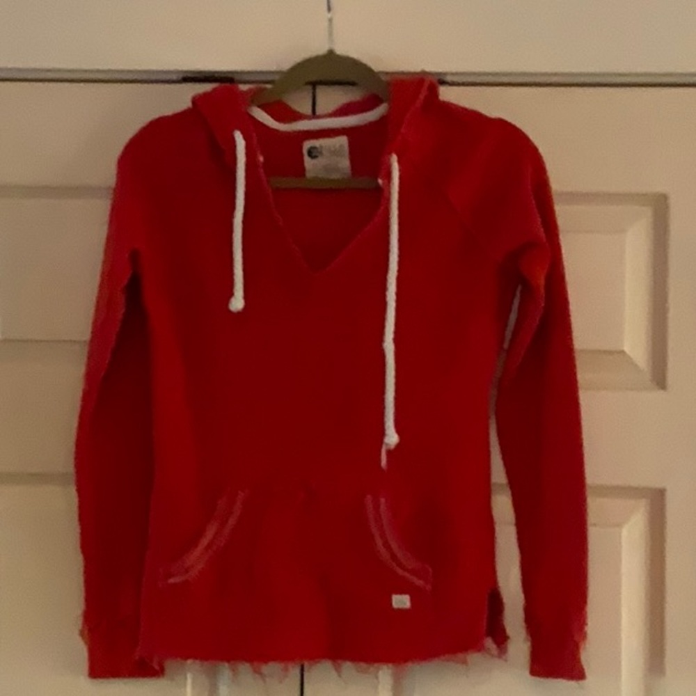 Hooded sweater size small. Worn 2 times. Selling because the color isn’t for me.